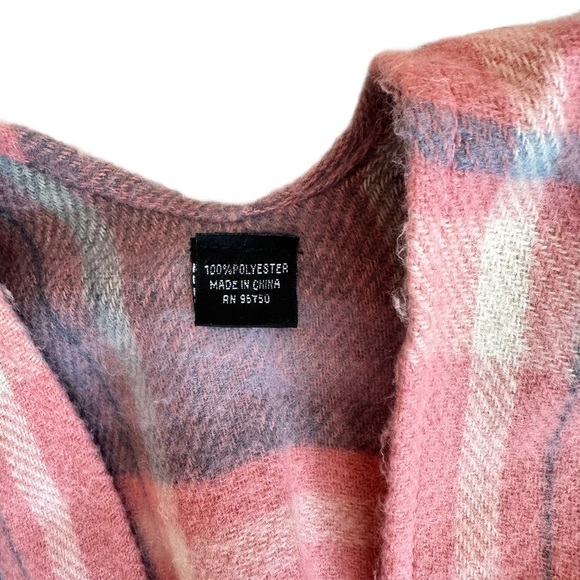 PONCHO ~ Women’s Plaid Pink and Blue and White One Size Fits All - Picture 3 of 7